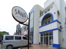 Sans Hotel La Vida Malang, khách sạn ở Ngadipuro