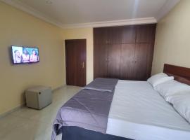 Lagos 247 Apartment, hotell i Lekki
