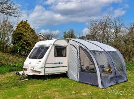 Canvas & Cabins - Orchard View, cottage in Germansweek