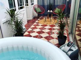 Bed & Bulles, Hotel mit Whirlpools in Troyes