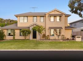 Sandy Retreat Your Perfect Beach Getaway in Silversands, hotel a Mandurah