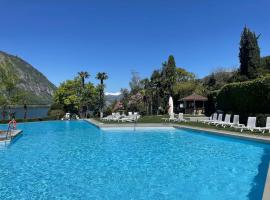 Palm Beach Loft Bissone, hotel di Bissone