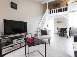 Spacious 2-Bedroom Family Duplex with Free Parking and Netflix
