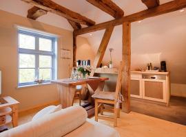 Haus zu den Büschen 04, hotel v mestu Wustrow