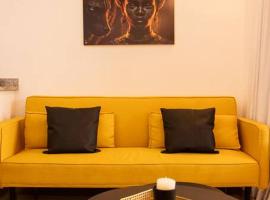 Spacious studio by Luanda Bay with balcony, Hotel in Luanda