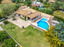 Villa Benvingut by Sealand Villas, hotel in El Port