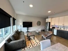 Loft w/Amenities & Prime Locale