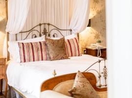 The Sweeney, villa in Oswestry