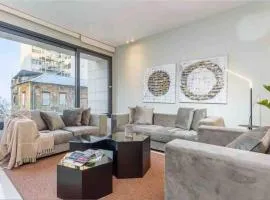 Luxurious Saifi 477, 2-BR Apt