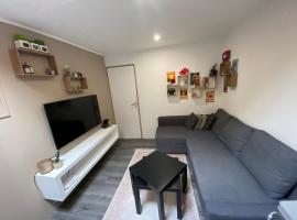 Studio F2 avec Jardin proche de Paris, hotel en Livry-Gargan