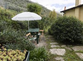 Holiday Home Castelletto by Interhome, hotel with parking in Villa Viani