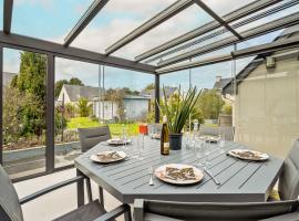 Holiday Home Les Jardins du Val by Interhome, hotel in Dinard