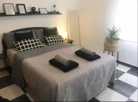 Habitación 3 tercera planta sin ascensor no és piso entero! Compartir Baño y cocina !