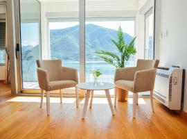 Sea view apartment for 4, hotel v destinaci Kotor