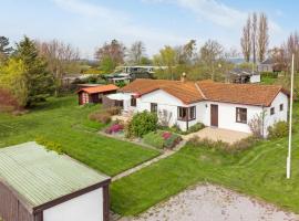 Beautiful Home In Stege With Wifi, hotel 4 estrelas em Stege