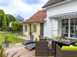 Lovely Apartment In Amblainville