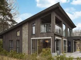 Nice Home In Sandefjord With House Sea View