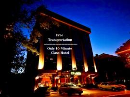 First Class Airport Hotel's With Free Transportation, hotel a Arnavutköy