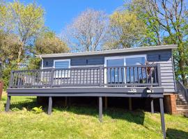 Chalet 176 Glan Gwna Park Caernarfon, готель у місті Caeathro