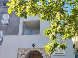 Acacia House - Cres Island