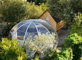 Starsbox con piscina e idromassaggio, tented camp en Celle Ligure