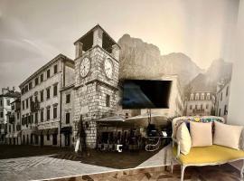 Garni Hotel TIANIS, hotell i Kotor