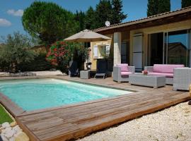 Le Vieil Olivier 1, hotel v destinaci Cornillon