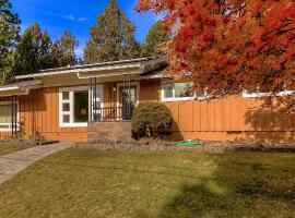 West Hills HideAway, hotel in Bend