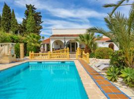 Villa La Font with pool and bbq, hotell i Alicante