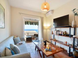 Two-bedroom Condo with Sea View in Glyfada, hotell sihtkohas Glyfada