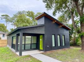 The Butterfly House - with sauna, holiday home in Sanford