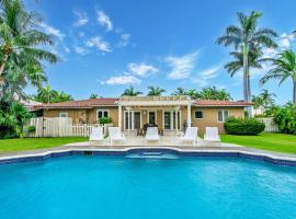 Walk to Beach Luxury 5BR & 3BA Villa Hollywood Lakes、ハリウッドのホテル
