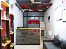 OYO Flagship Friends Harsh Villa, hotel in Sector 14, Gurgaon