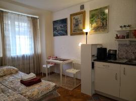 Tiny center G studio