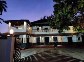 Sukūn Heritage -A traditional 4 Bedroom Vacation Villa, hotel i Kannur