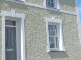 3 Prospect Place, New Quay, sleeps 6, parking, sea views, dog friendly, cottage in New Quay