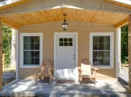 Lakeside Cabin w/ Kayaks: Near Cloudland Canyon!