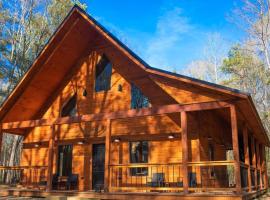 The Secluded Reset Button Cabin, hotel di Broken Bow