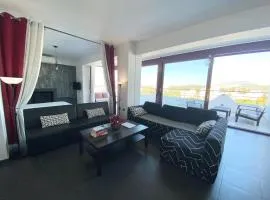 Luxury view apartment 10min from Athens airport