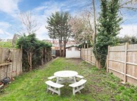 Charming 3 Bed House Bromley London, hotel di Bromley