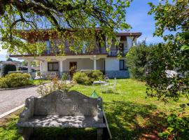 Villa Gabri, cottage in Arona