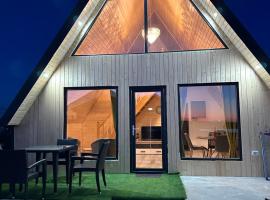 Casa de lemn 1,Tip A, chalet de montaña en Corbu