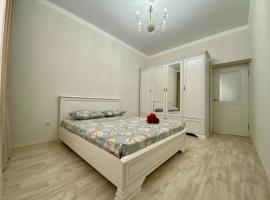 мкр Алтын Орда 2х квартира: Aktöbe şehrinde bir otel