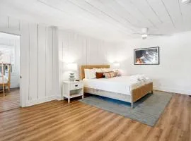 Folliday Inn - The Barrelback - Room 26