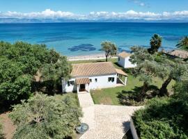 Beachfront Villa with Garden - Valentine Corfu, villa in Mesongi