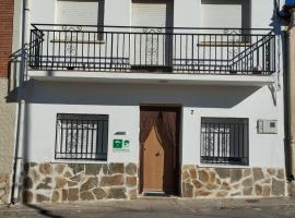 Casa Rural "La Muela de Alarilla", lantligt boende i Alarilla