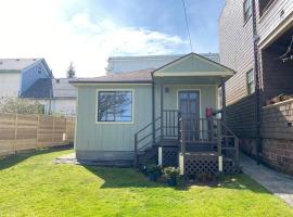Quaint Downtown Cottage, hotel di Astoria