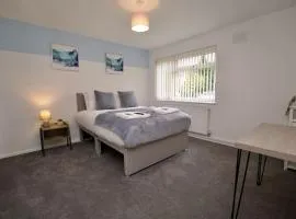 Hall Lane House - 4Bed Gem Near Coventry Hospital with FREE Driveway Parking