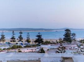 Giraffe Hostel -Sea View Rooftop, ostello a Essaouira