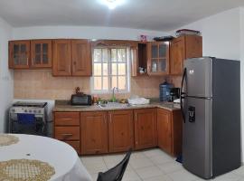 Hostal Palmas De Punta Cana, hotel en Punta Cana